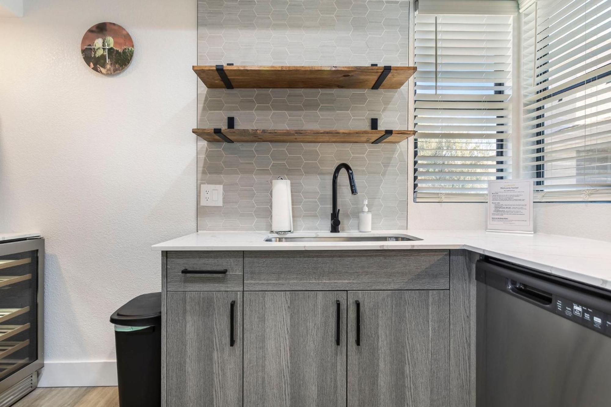 Cozysuites At Kierland Commons With Pool #13 *